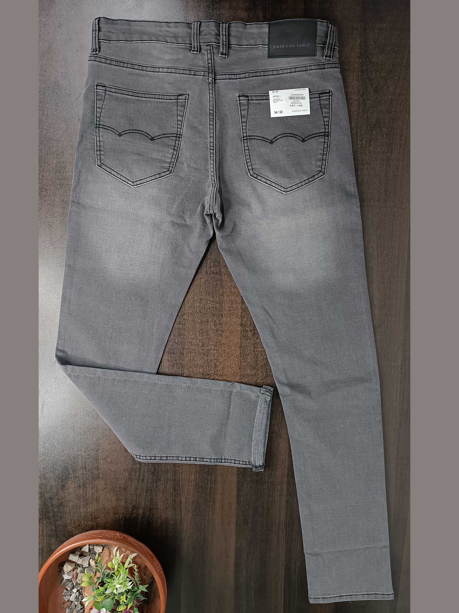 AMERICAN EAGLE JEANS